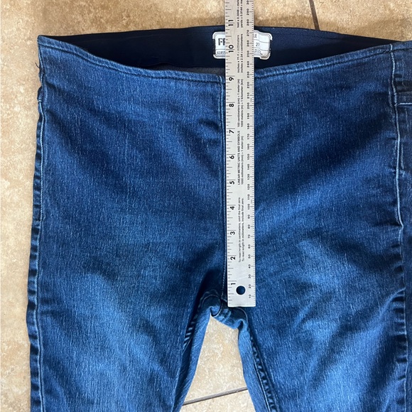 Free People Pull On Penny Flare Size 27 Dark Denim - Picture 5 of 9